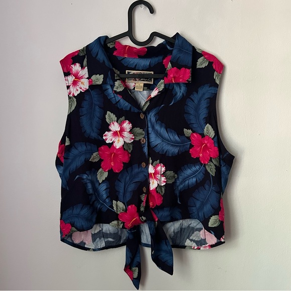 La Cabaña All Night Long | Floral Cropped Sleeveless Knot-Tie Top - Picture 1 of 7
